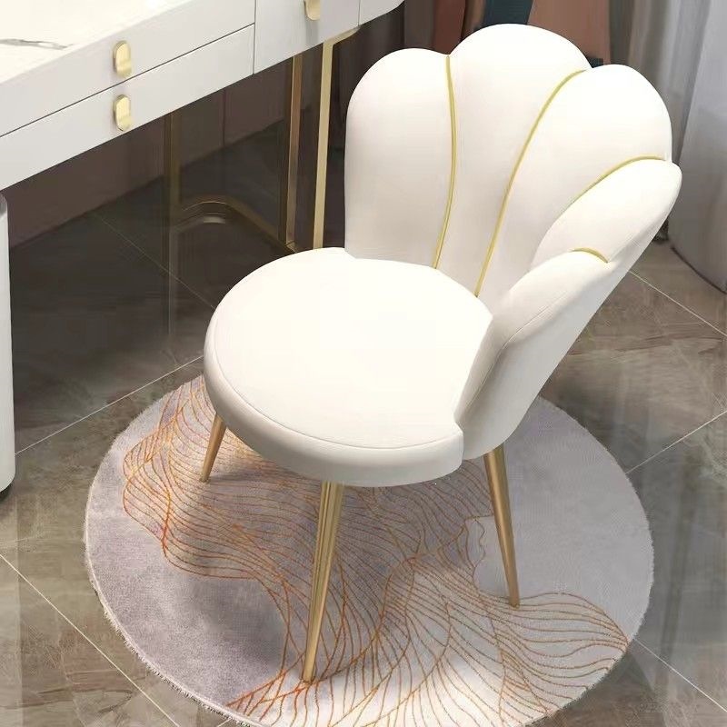 Petal-Shaped Velvet Dining Chair - Dining chair - QONKA HOME