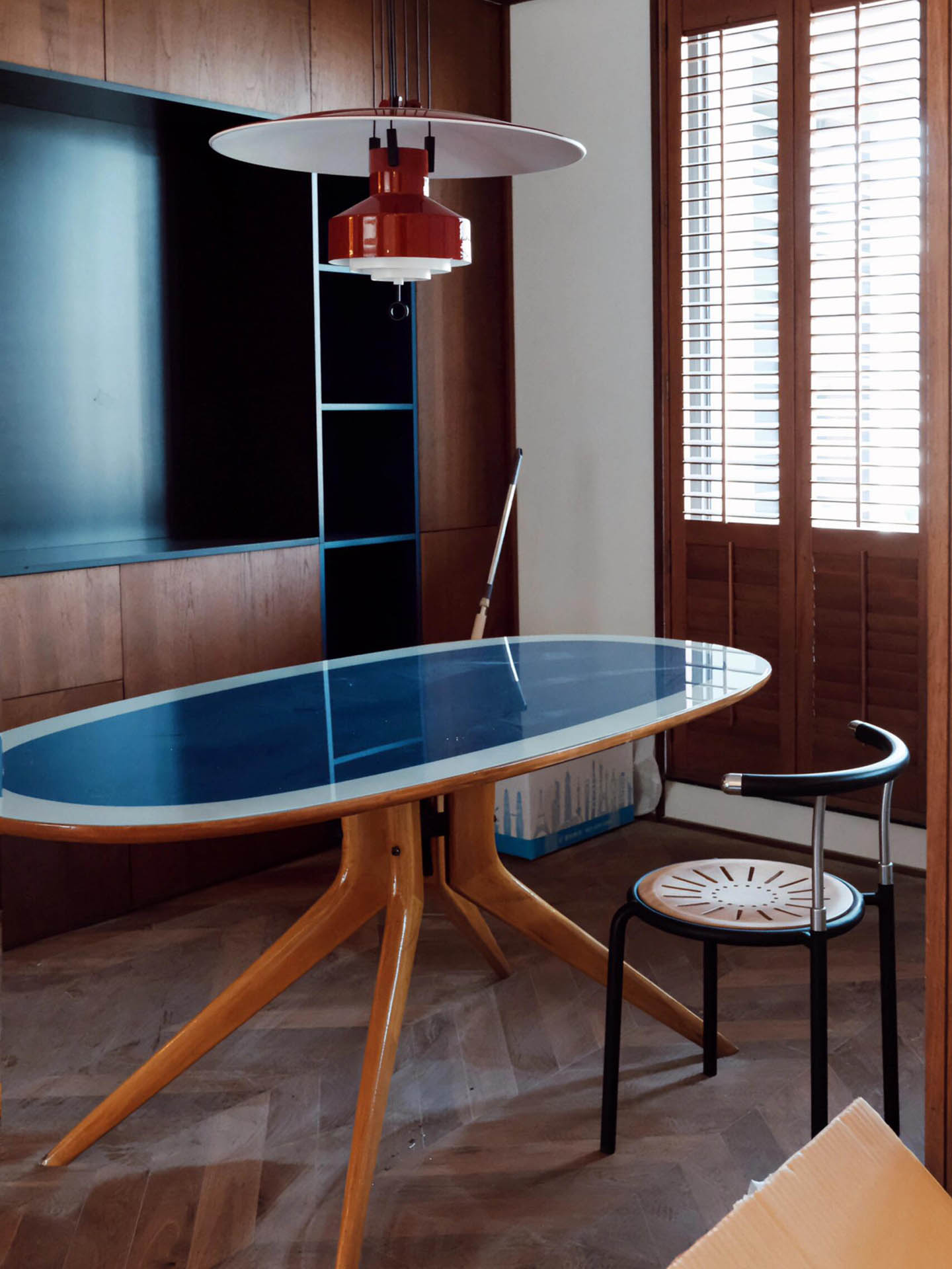 Tempered glass dining table solid wood dining top from QONKA HOME