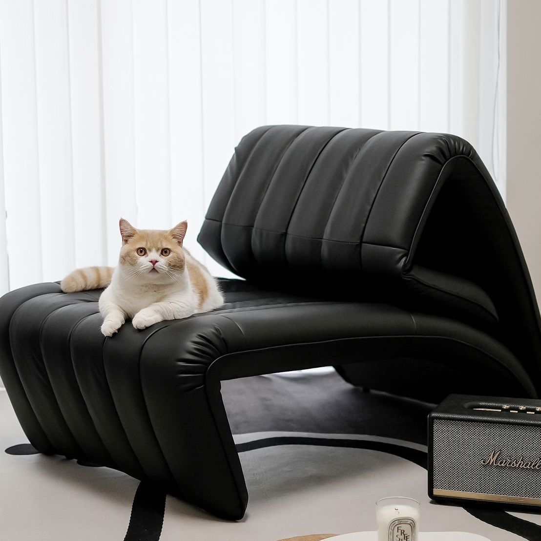 Italian minimalist barcelona lounge chair in leather from QONKA HOME lounge chair factory