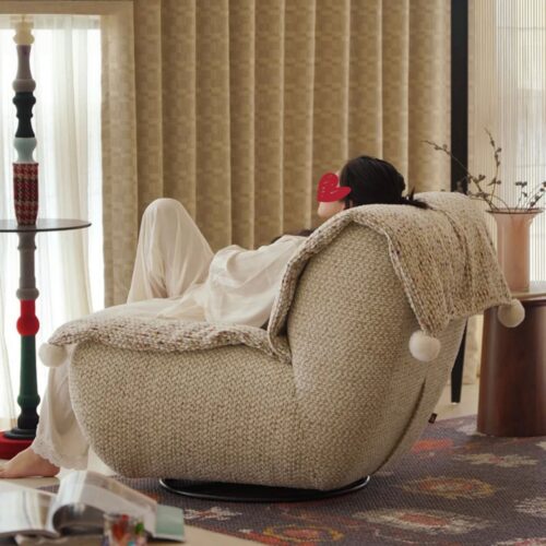 French-Style Cream-Colored Swivel Sofa - Living room furniture - QONKA HOME
