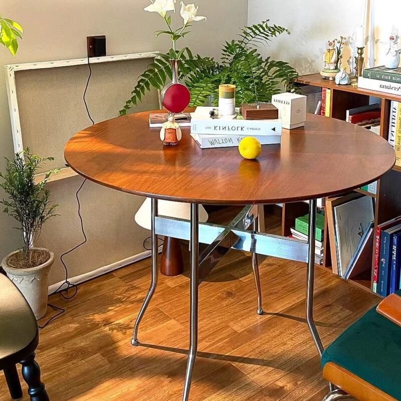 Vintage Round Dining Table Solid Wood Tabletop Carbon Steel Legs Mid‑Century Dining Table For Home Kitchen Dining Room