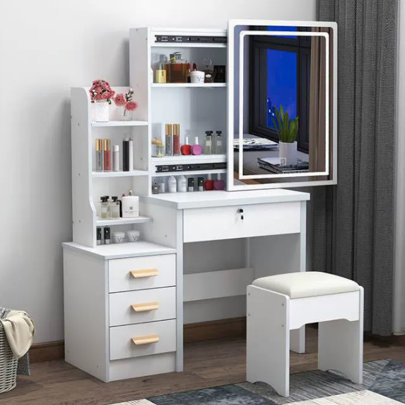 Tufted Poster Bed