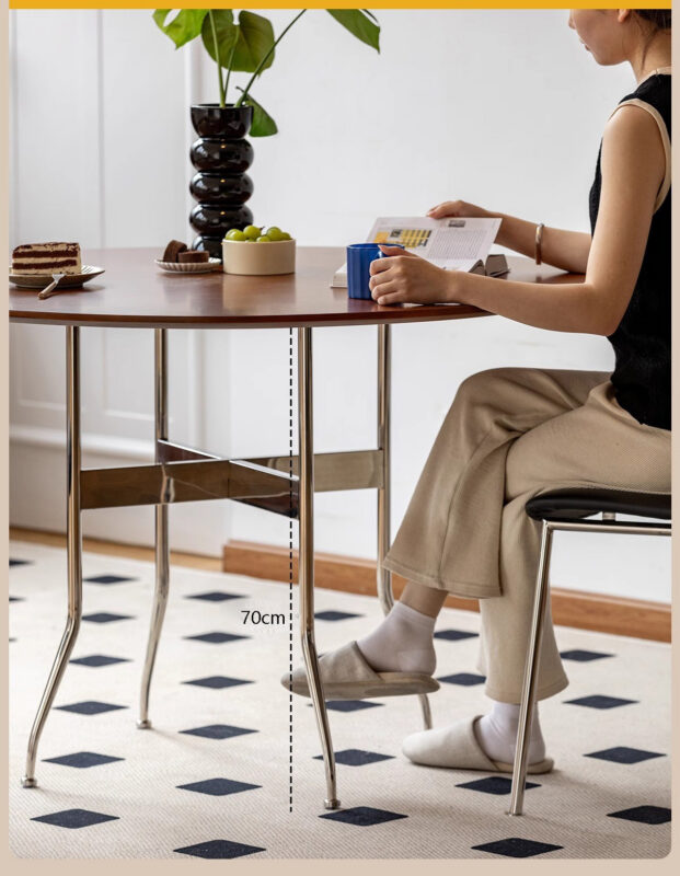 Vintage Round Dining Table Solid Wood Tabletop Carbon Steel Legs Mid‑Century Dining Table For Home Kitchen Dining Room