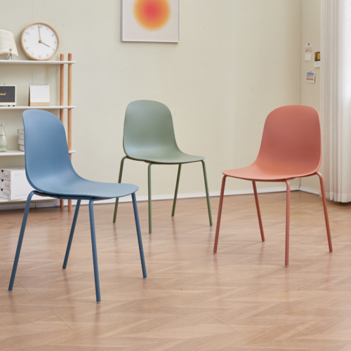 Curved Bucket Dining Chair